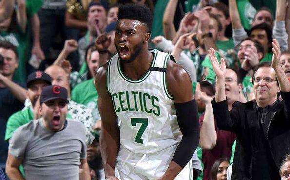  杰伦布朗全面发挥凯尔特人轻取魔术稳居前列